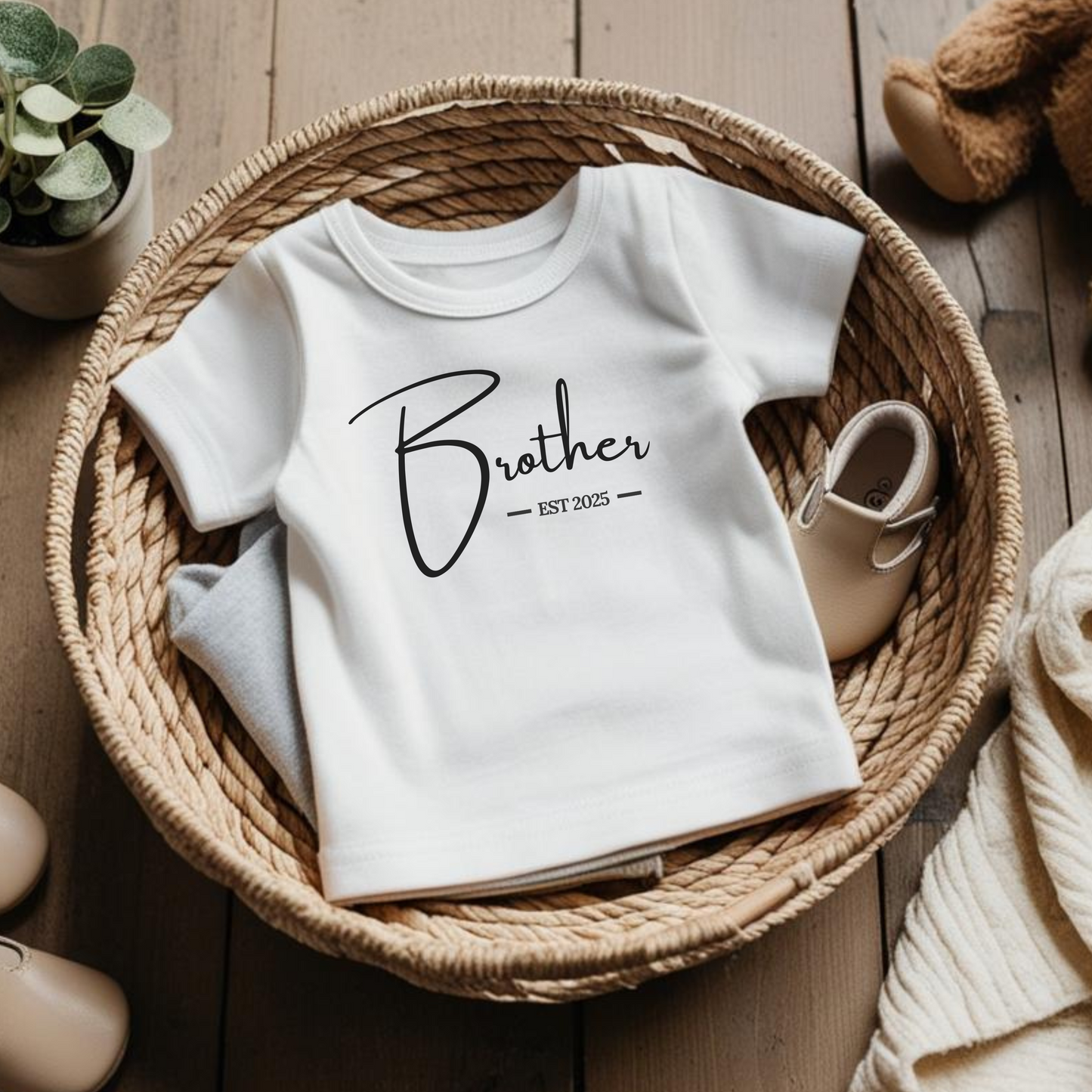 Baby T-Shirt zur Schwangerschaftsverkündung  - Brother 2025 - Sister 2025