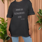 Oversized T-Shirt zur Schwangerschaftsverkündung Kleingedrucktes lesen
