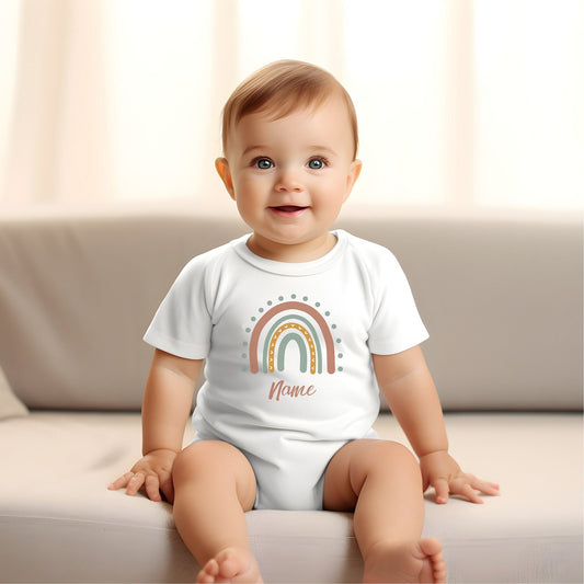 Baby Body personalisiert mit dem Namen, Regenbogen Motiv als Geschenk zur Geburt o. Taufe, Personalisierter Strampler Outfit für Neugeborene